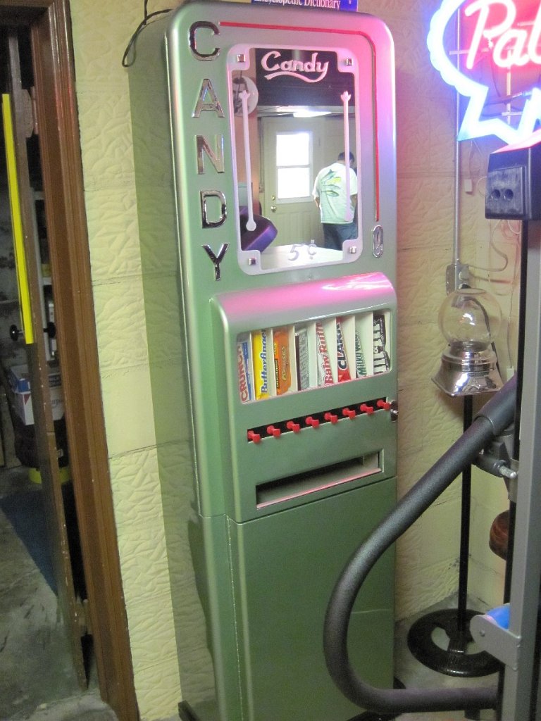 85-Retro basement.jpg